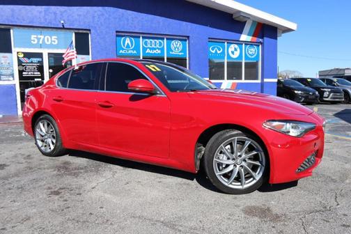 2017 Alfa Romeo Giulia Base