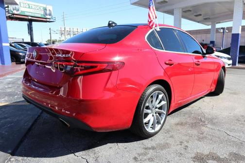 2017 Alfa Romeo Giulia Base