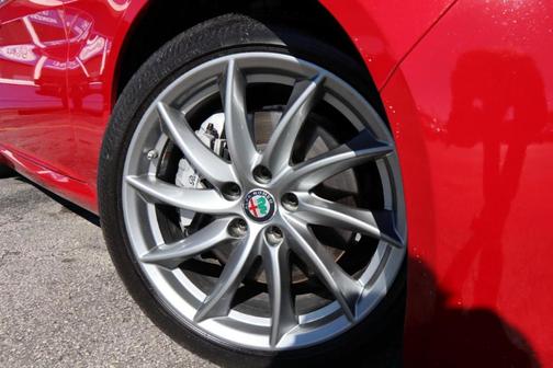 2017 Alfa Romeo Giulia Base