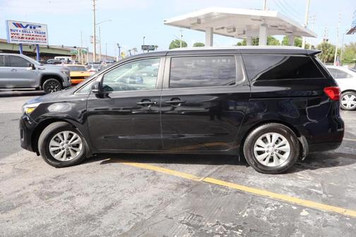 2017 Kia Sedona LX