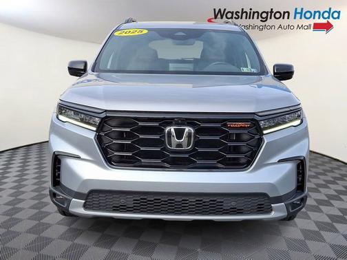 Lunar Silver Metallic 2025 Honda Pilot