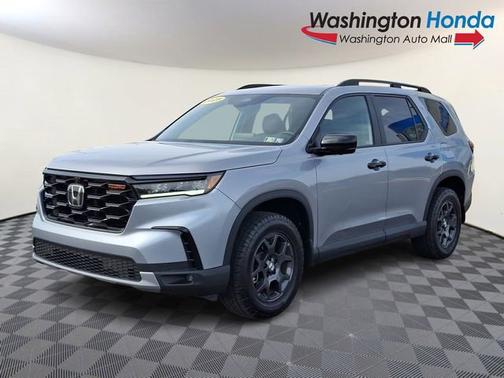 Lunar Silver Metallic 2025 Honda Pilot