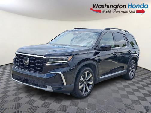 Crystal Black Pearl 2025 Honda Pilot