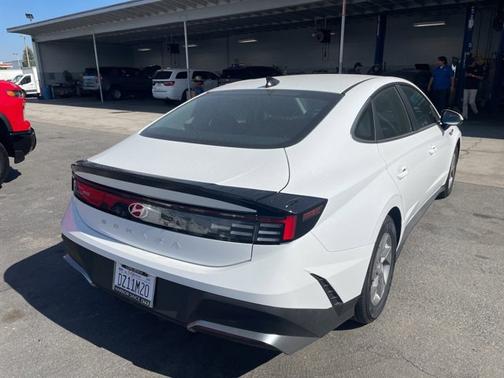 2025 Hyundai SONATA SE