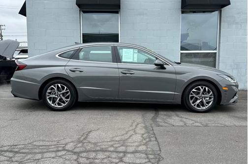 2022 Hyundai SONATA SEL