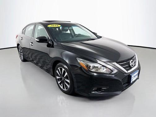 Black 2016 Nissan Altima 2.5 SL