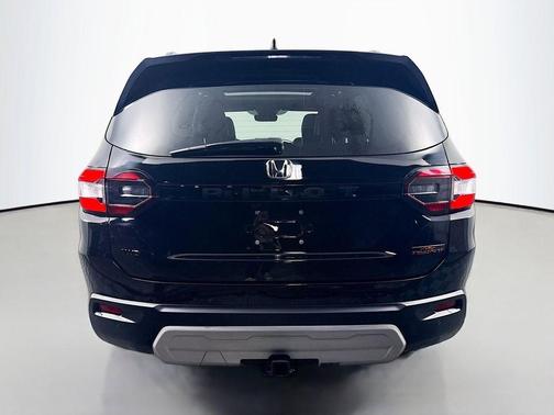Crystal Black Pearl 2024 Honda Pilot TrailSport