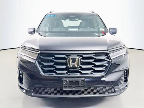 Crystal Black Pearl 2023 Honda Pilot Sport