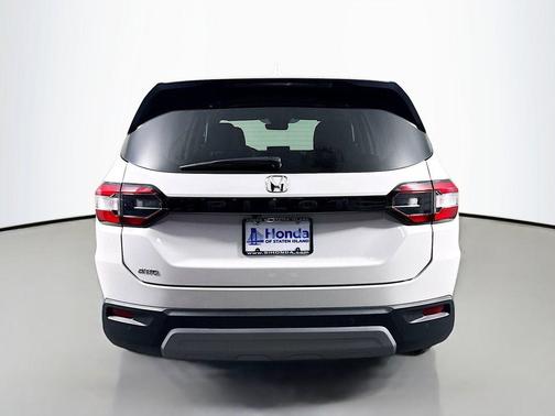 Platinum White Pearl 2023 Honda Pilot EX-L 8-Passenger