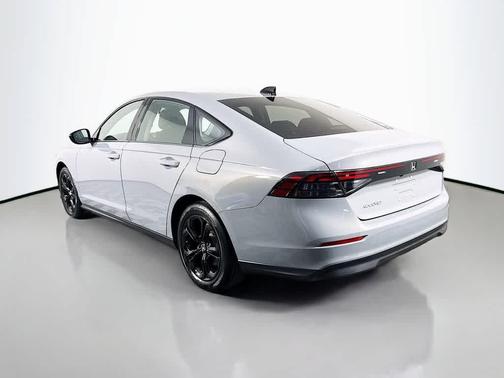 Urban Gray Pearl 2025 Honda Accord SE