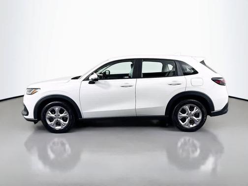 Platinum White Pearl 2024 Honda HR-V LX
