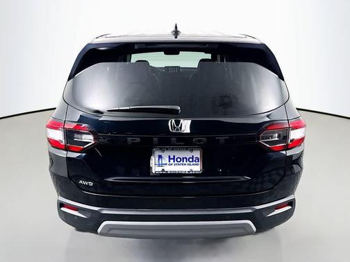Crystal Black Pearl 2023 Honda Pilot EX-L 8-Passenger