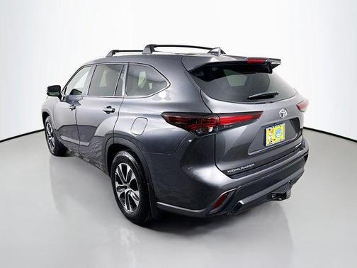 2025 Toyota Highlander XLE