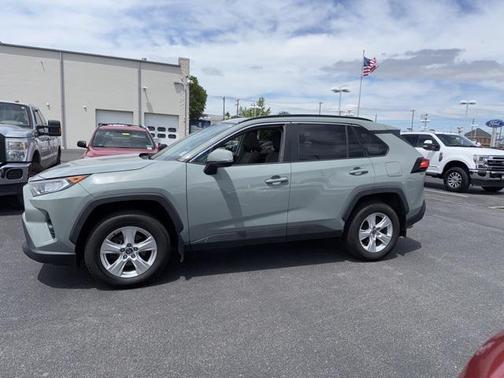 2021 Toyota RAV4 XLE
