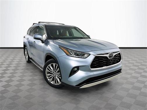2022 Toyota Highlander Platinum