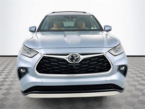 2022 Toyota Highlander Platinum