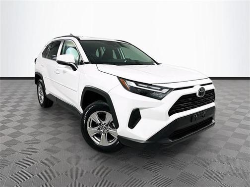 2022 Toyota RAV4 XLE