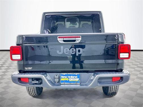 2026 Jeep Gladiator Sport S