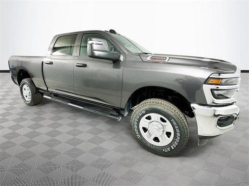 2026 RAM 2500 Tradesman Crew Cab 4x4 6'4' Box