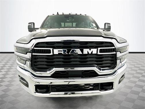 2026 RAM 2500 Tradesman Crew Cab 4x4 6'4' Box