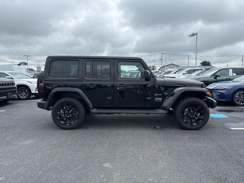 2022 Jeep Wrangler Unlimited 4xe Sahara