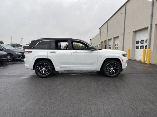 2024 Jeep Grand Cherokee Summit