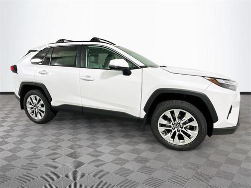 2025 Toyota RAV4 XLE Premium