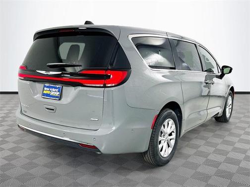 2025 Chrysler Pacifica L