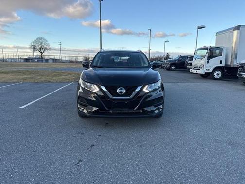 2022 Nissan Rogue Sport SV