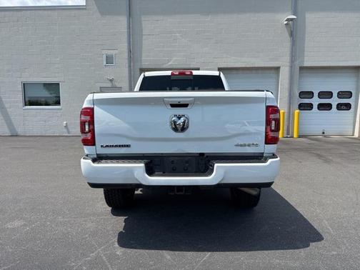 2022 RAM 2500 Laramie Crew Cab 4x4 6'4' Box