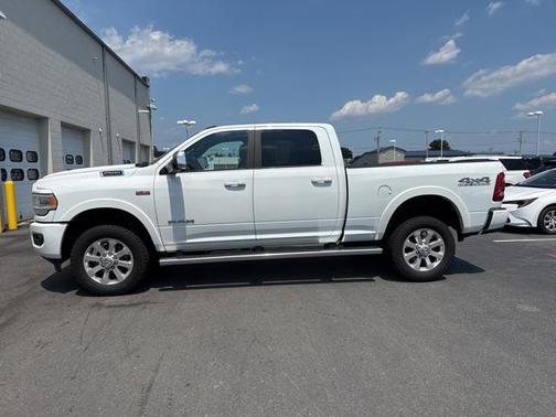 2022 RAM 2500 Laramie Crew Cab 4x4 6'4' Box