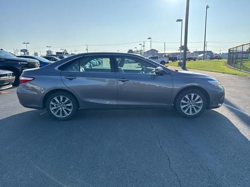 2016 Toyota Camry XLE