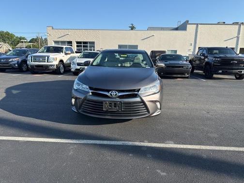 2016 Toyota Camry XLE