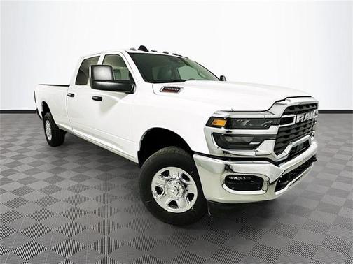 2026 RAM 2500 Tradesman Crew Cab 4x4 8' Box
