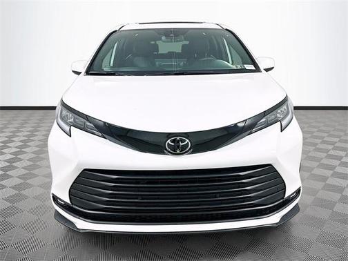 2026 Toyota Sienna 