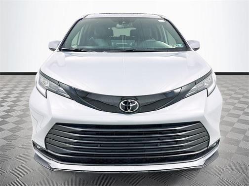 2026 Toyota Sienna 