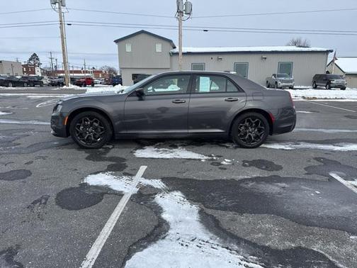 2022 Chrysler 300 Touring