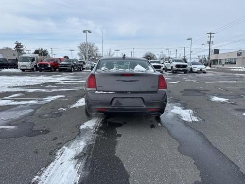 2022 Chrysler 300 Touring