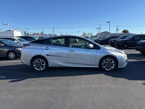 2016 Toyota Prius Three Touring