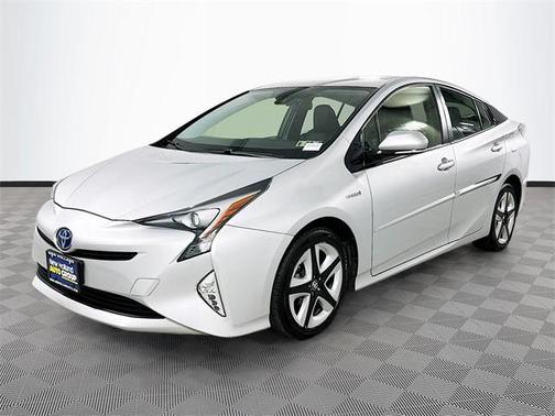 2016 Toyota Prius Three Touring