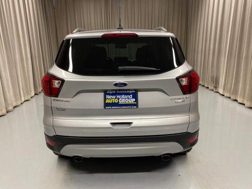 Photo 3 of 36 of 2019 Ford Escape Titanium