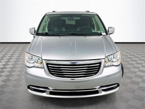 2015 Chrysler Town & Country Touring-L