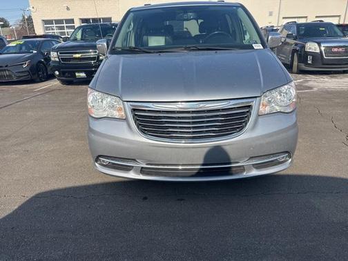 2015 Chrysler Town & Country Touring-L
