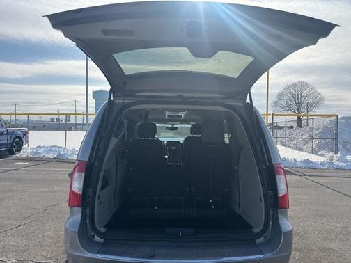 2015 Chrysler Town & Country Touring-L