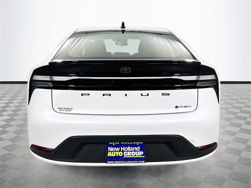 2026 Toyota Prius Plug-In Hybrid SE