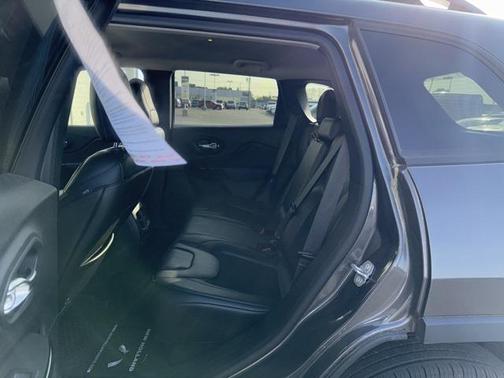 2019 Jeep Cherokee Altitude