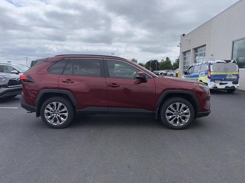 2022 Toyota RAV4 XLE Premium