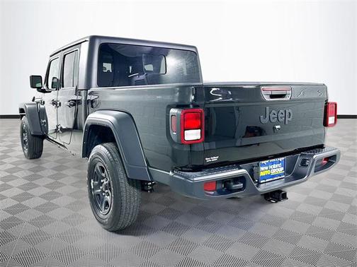 2022 Jeep Gladiator Sport