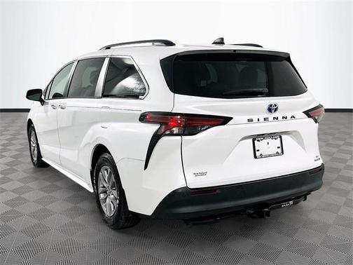 2022 Toyota Sienna XLE