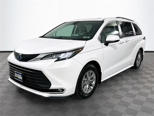 2022 Toyota Sienna XLE